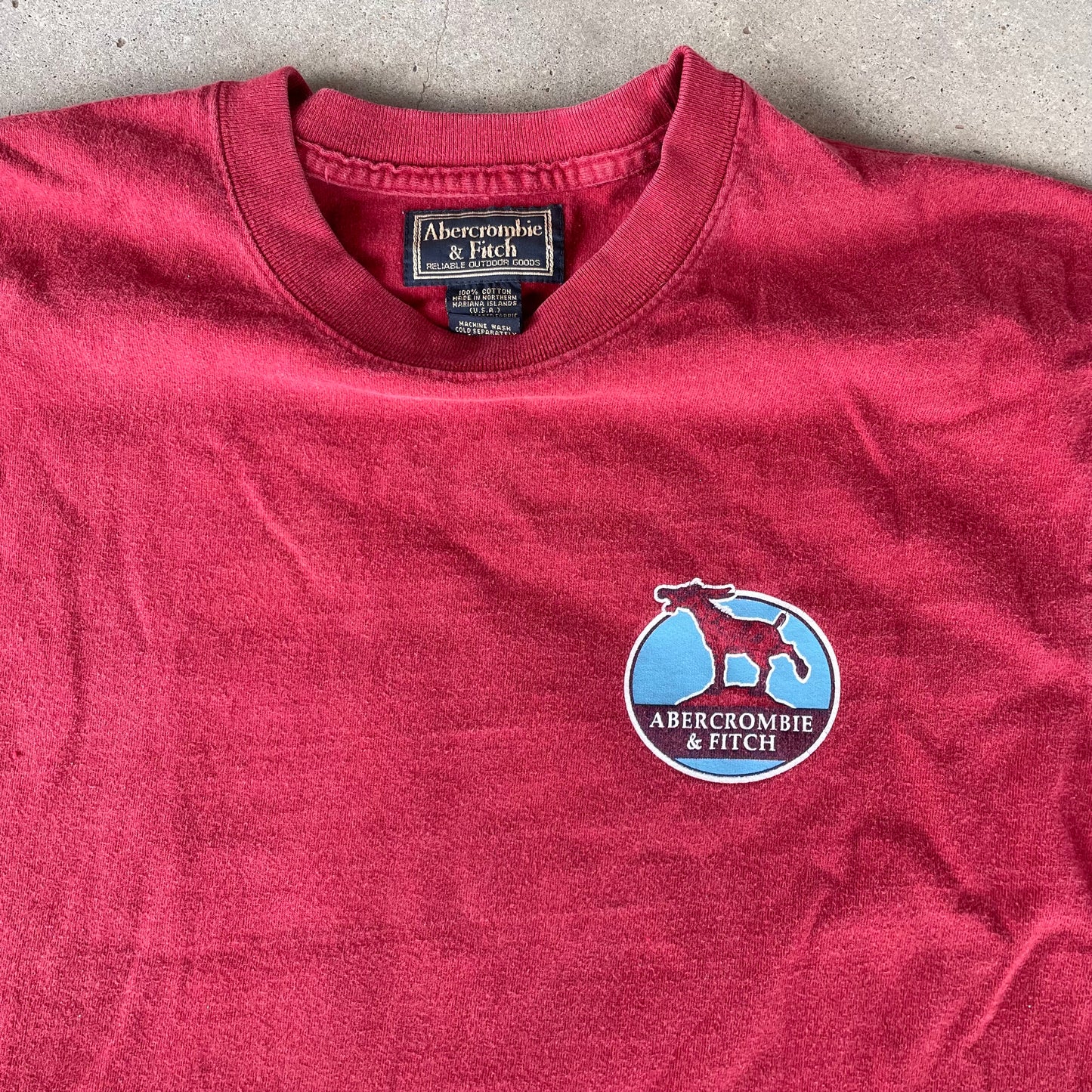 (XL) Abercrombie and fitch red mule tee
