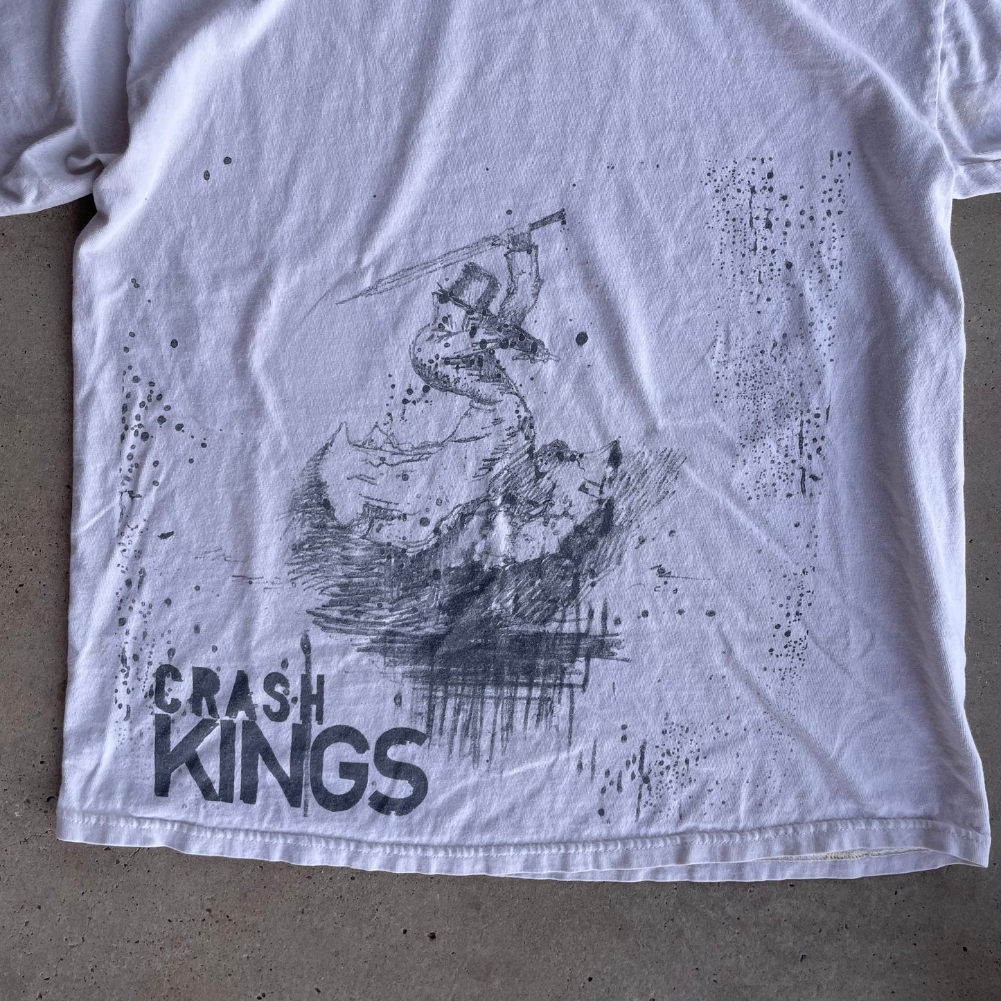 (L) Crash kings band tee
