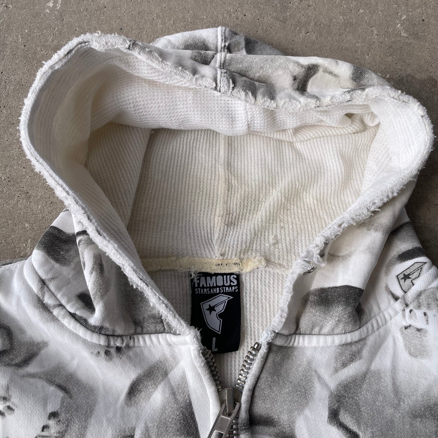 (L) Famous skulls hoodie