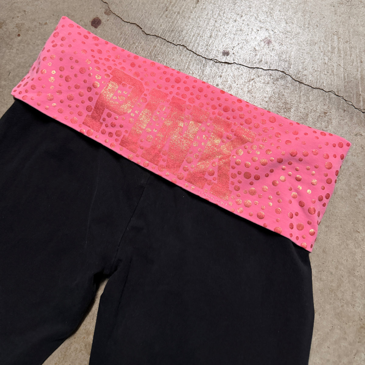 (M) ladies Victoria’s Secret polka dot capri fold over leggings