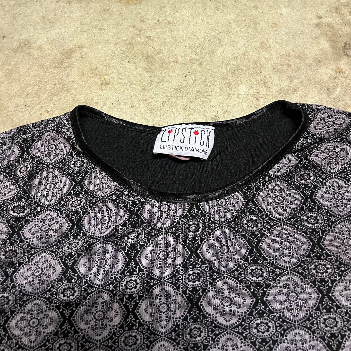 (S) lipstick mesh top