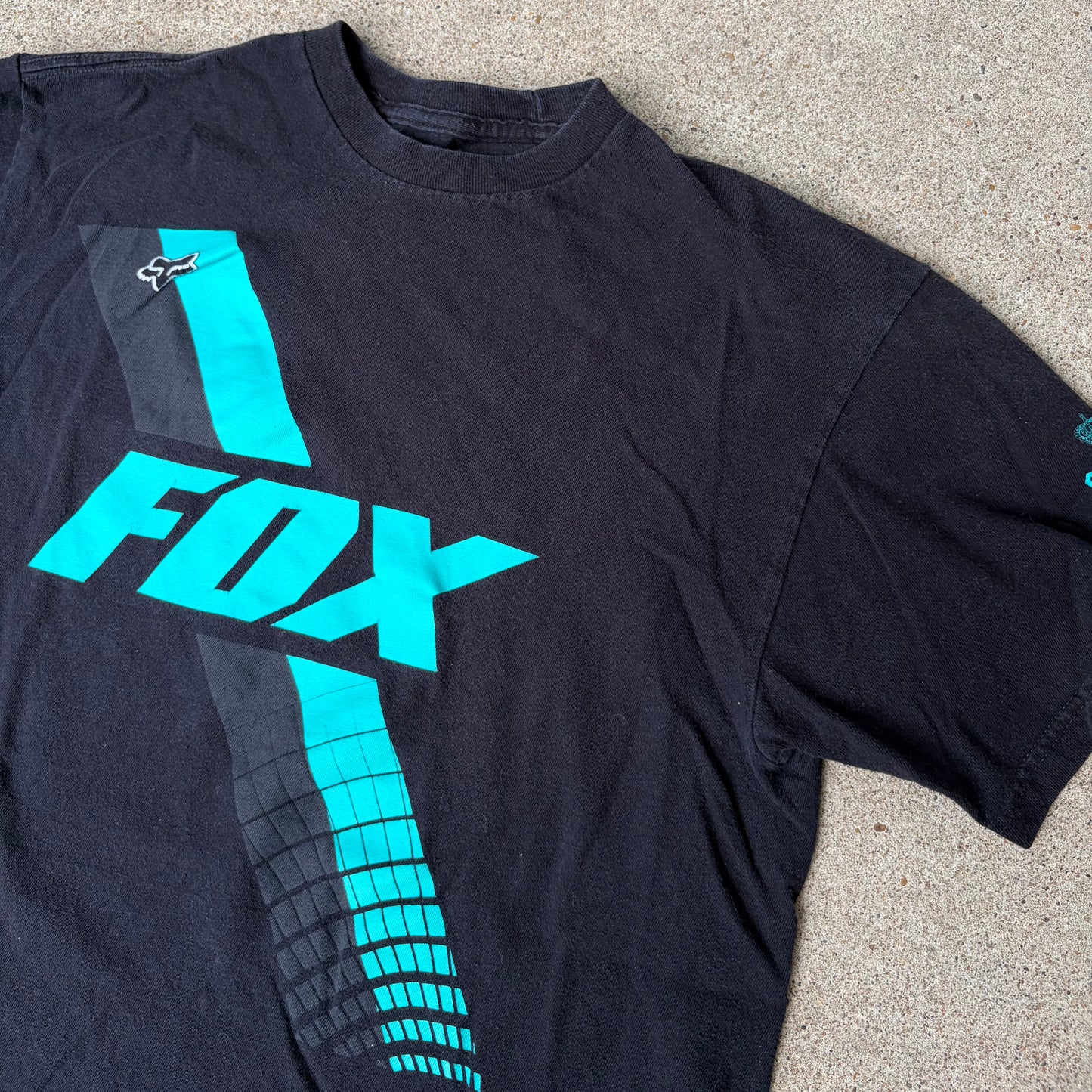 (M) Fox tee