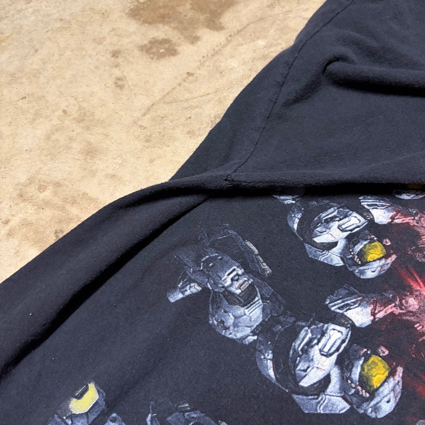(2XL) Halo VS Ecko tee