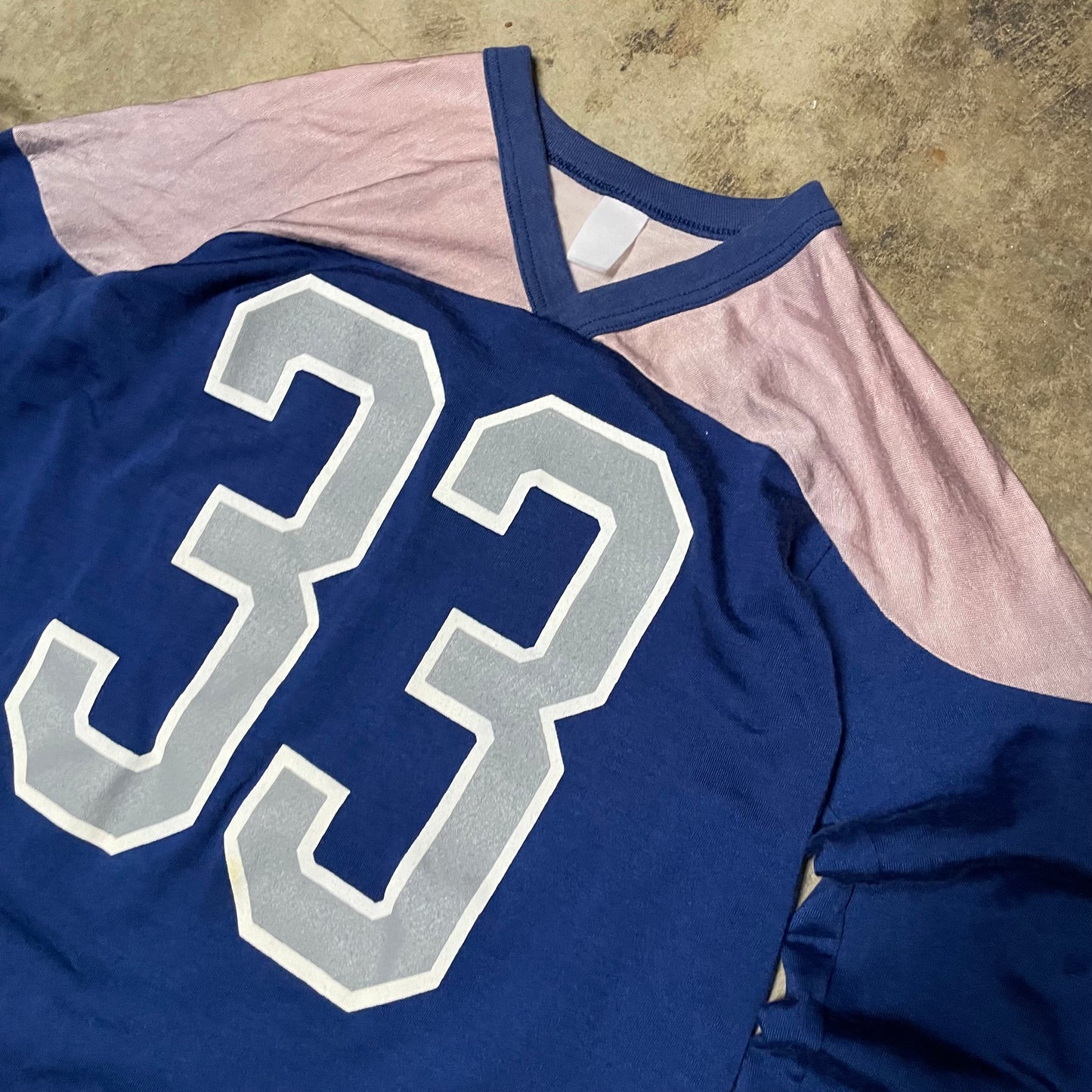 (S) Vintage 33 baseball tee