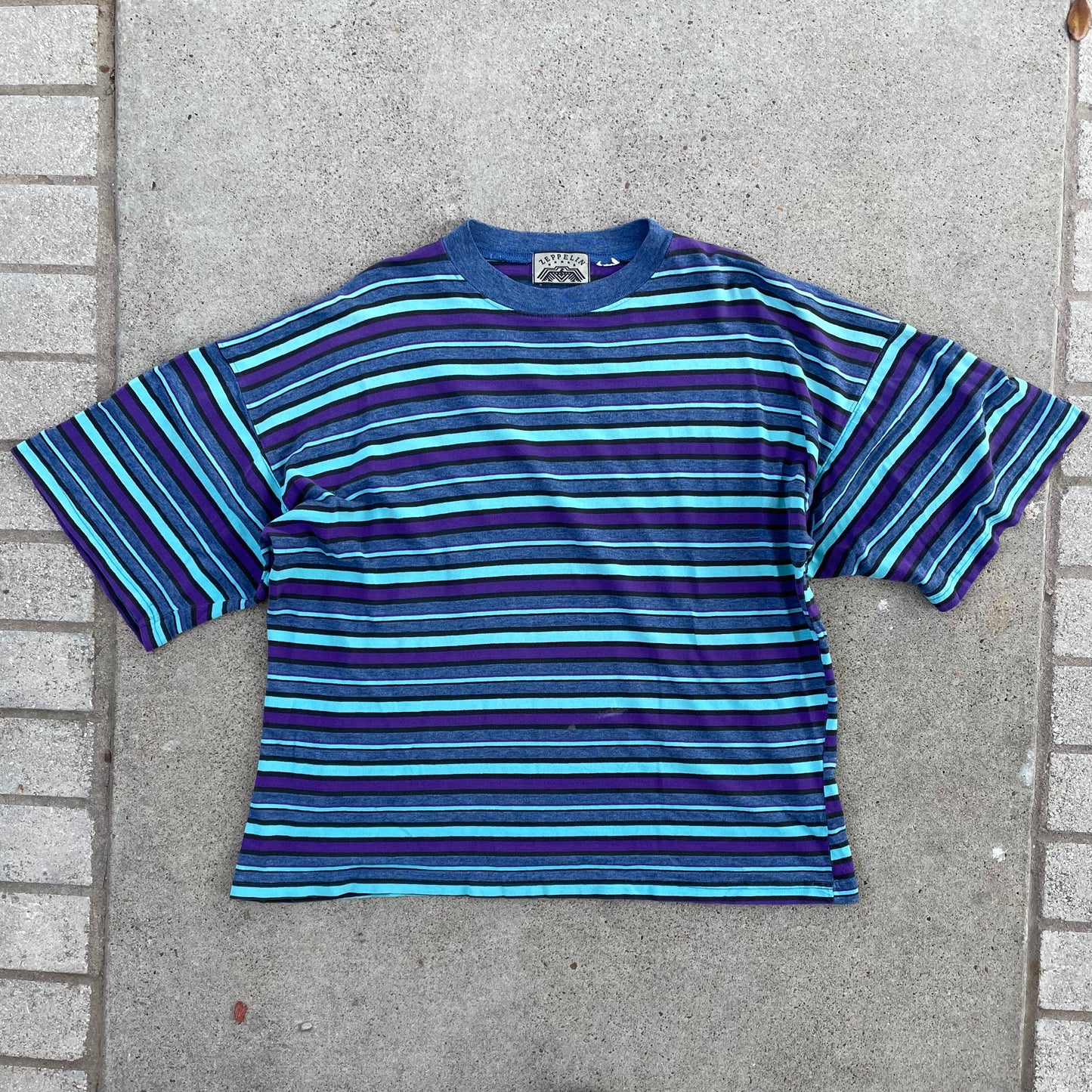 (XXL) 90s Zeppelin striped boxy tee