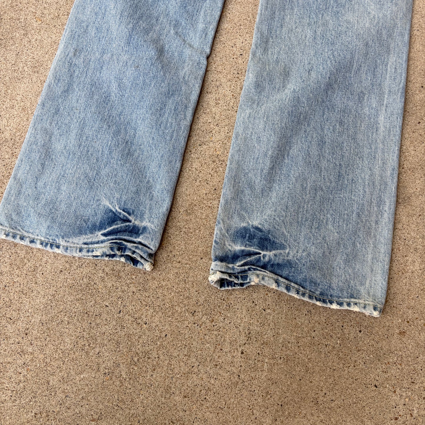 (30) Abercrombie & fitch low rise boot jeans