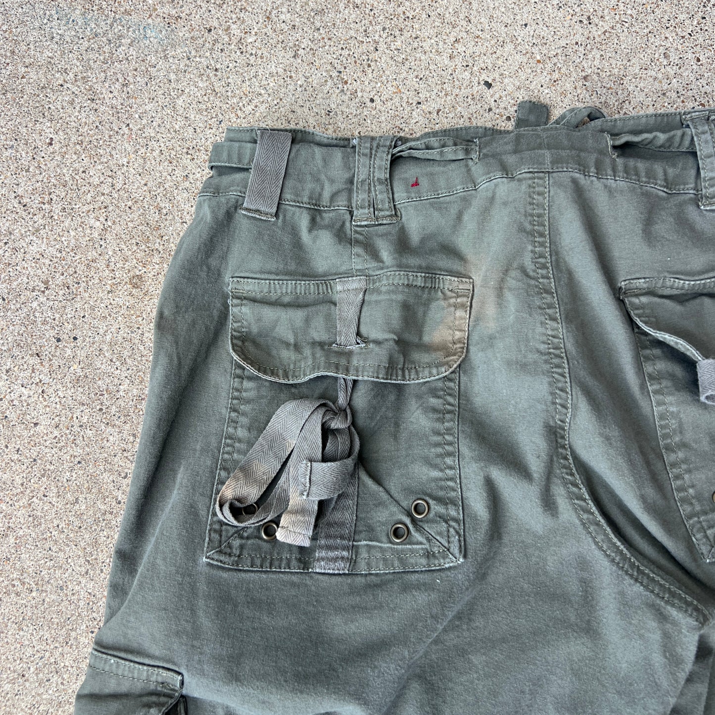 (9) jalate cargo jorts