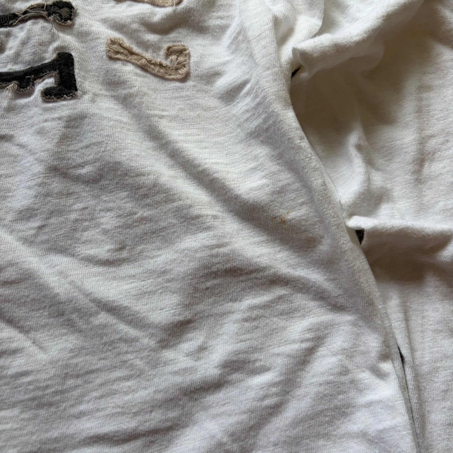 (L) American Eagle New York longsleeve
