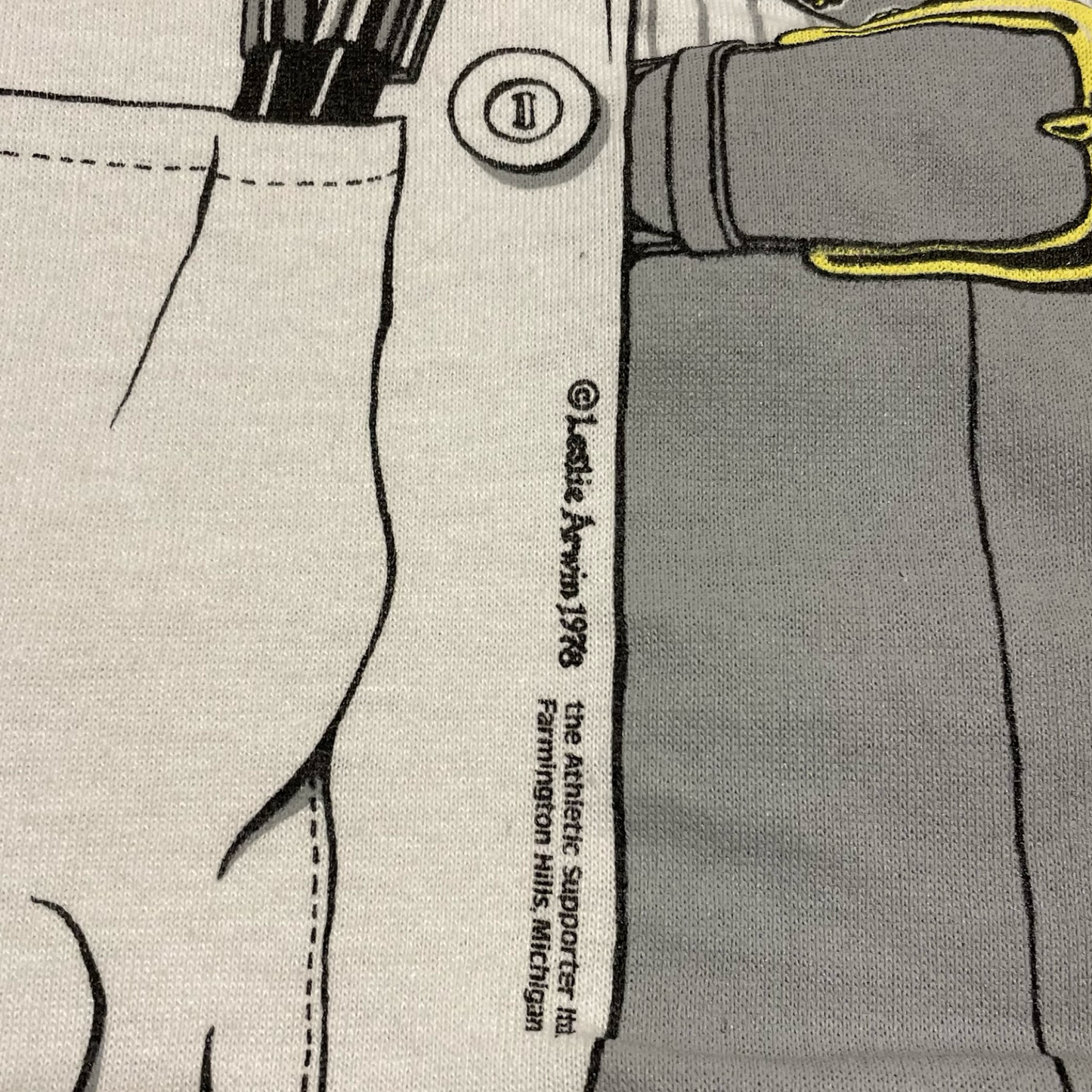 (L) 1978 Leslie Arwin tee