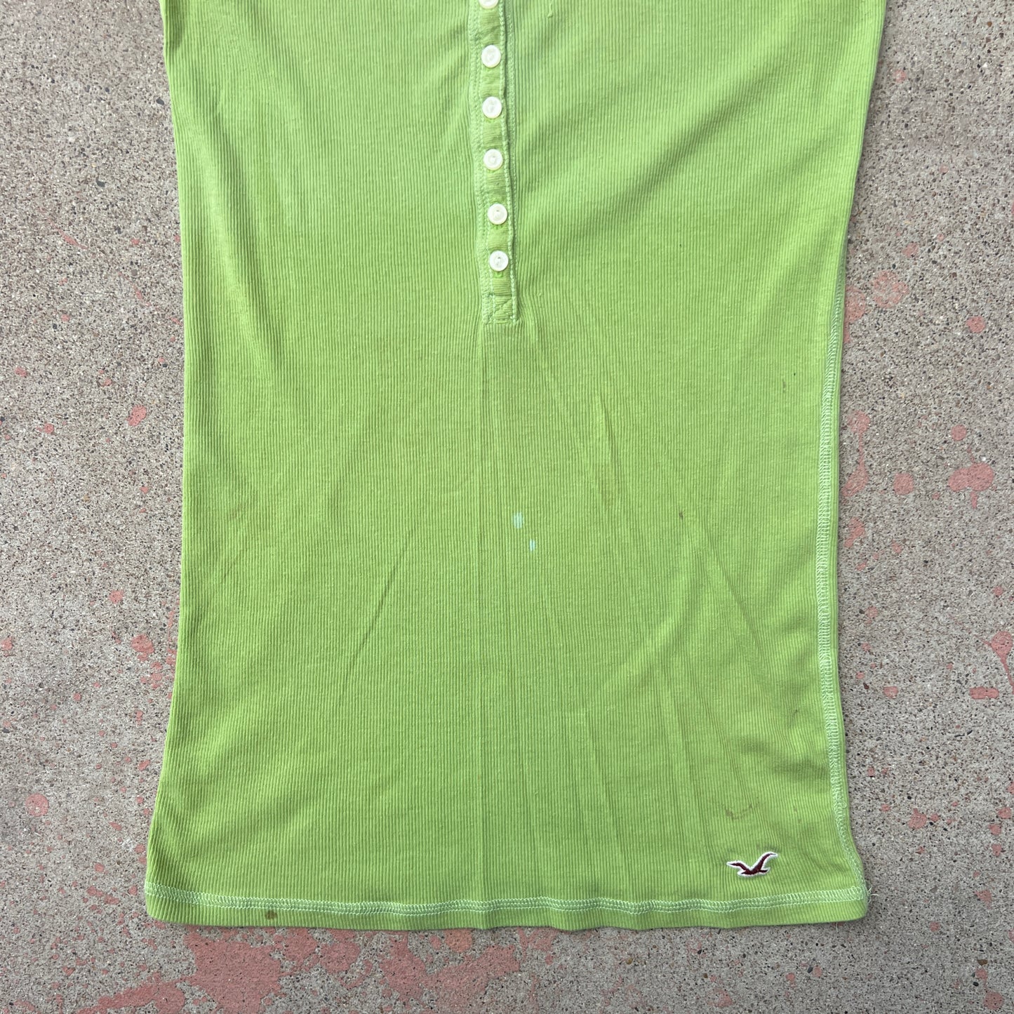 (L) Hollister green button top