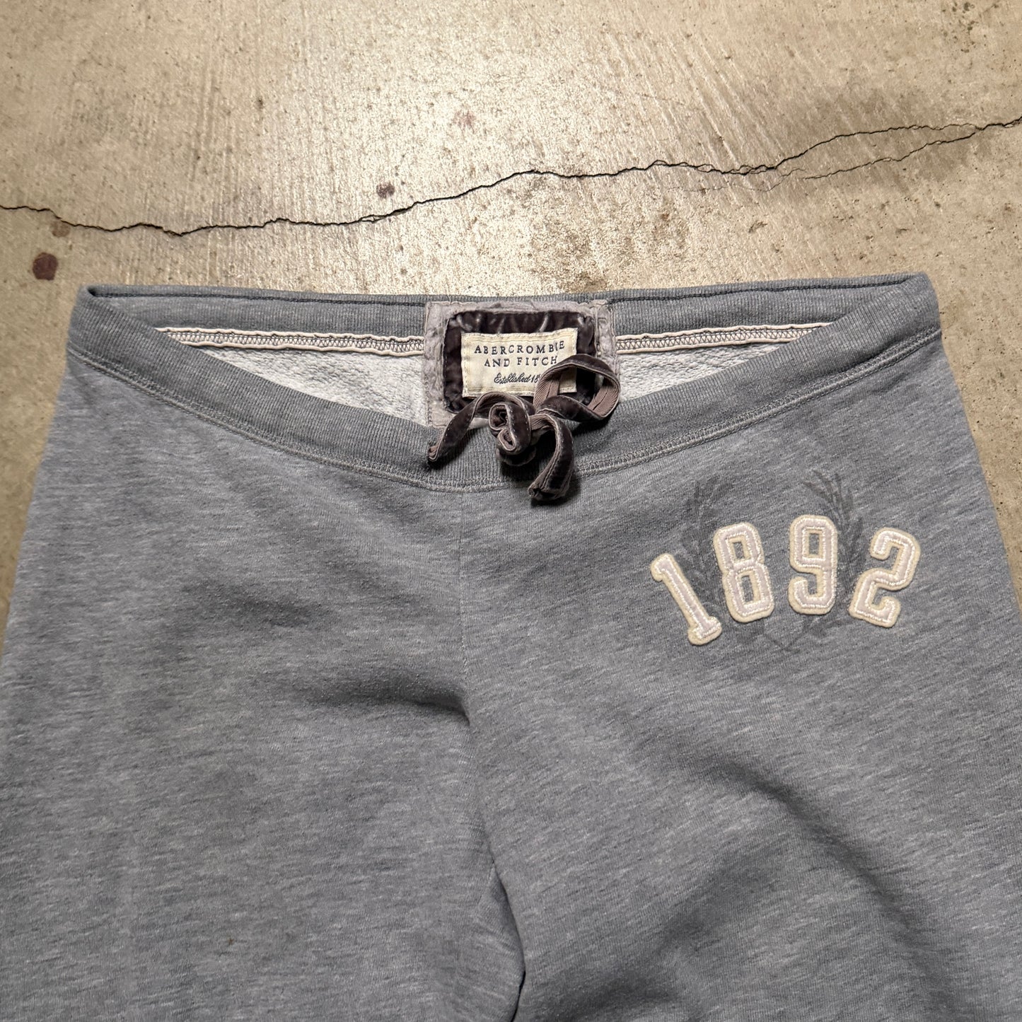 (S) ladies Abercrombie & fitch 1892 capri joggers