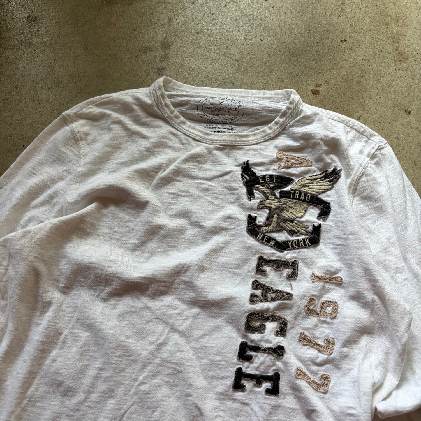 (L) American Eagle New York longsleeve