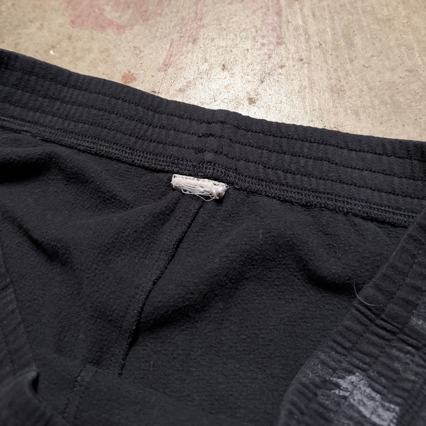(M) ladies Victoria’s Secret pink mini shorts