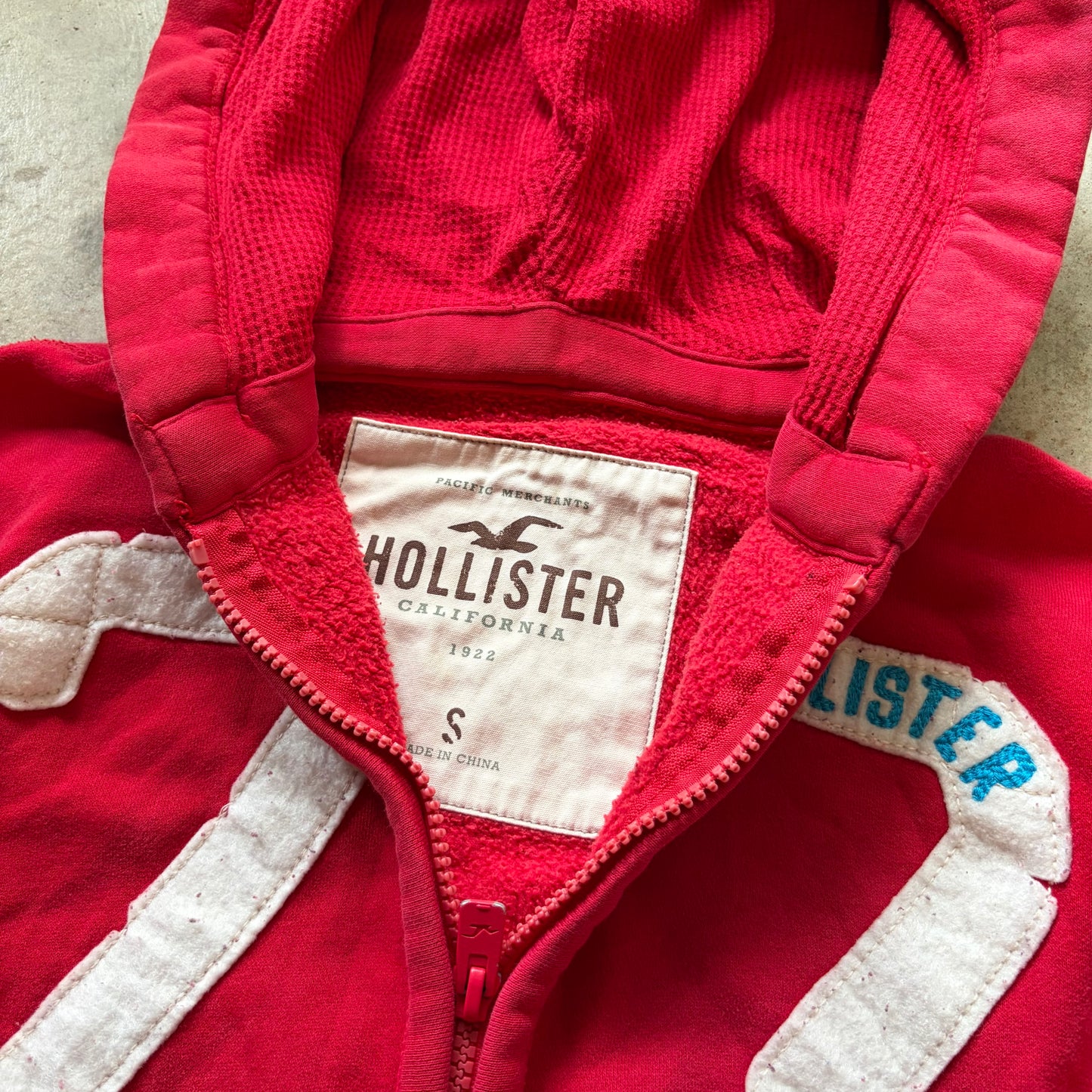 (S) Hollister 22 zip up hoodie