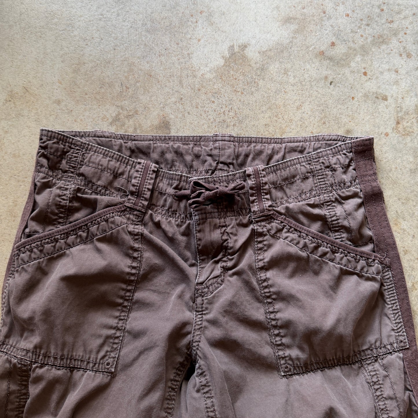 (6R) gap cargo pants/capri