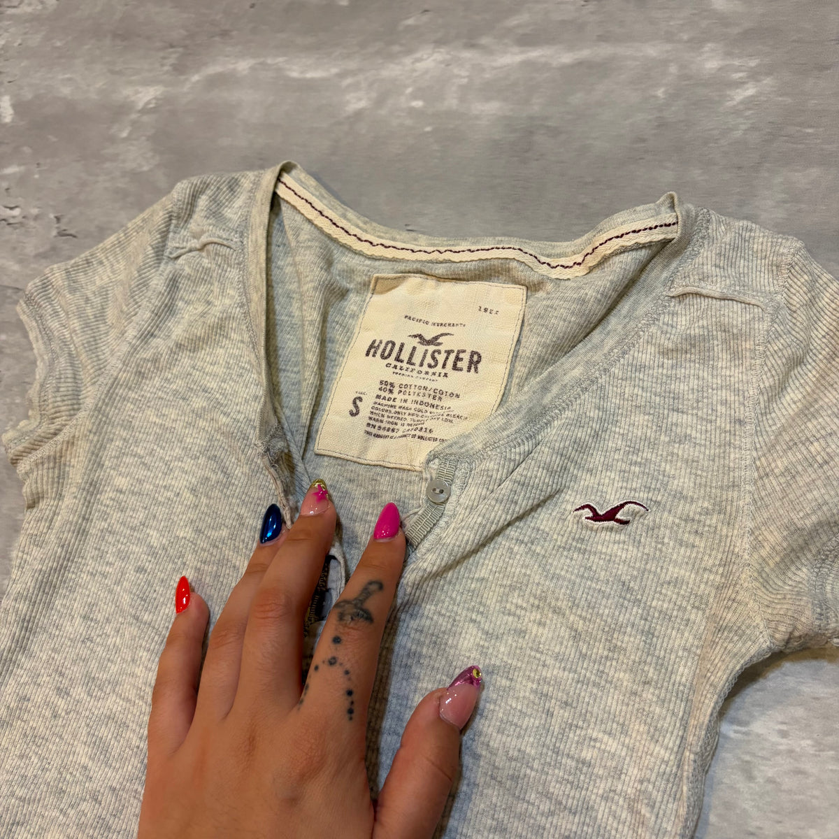 (S) ladies Hollister grey Henley tee