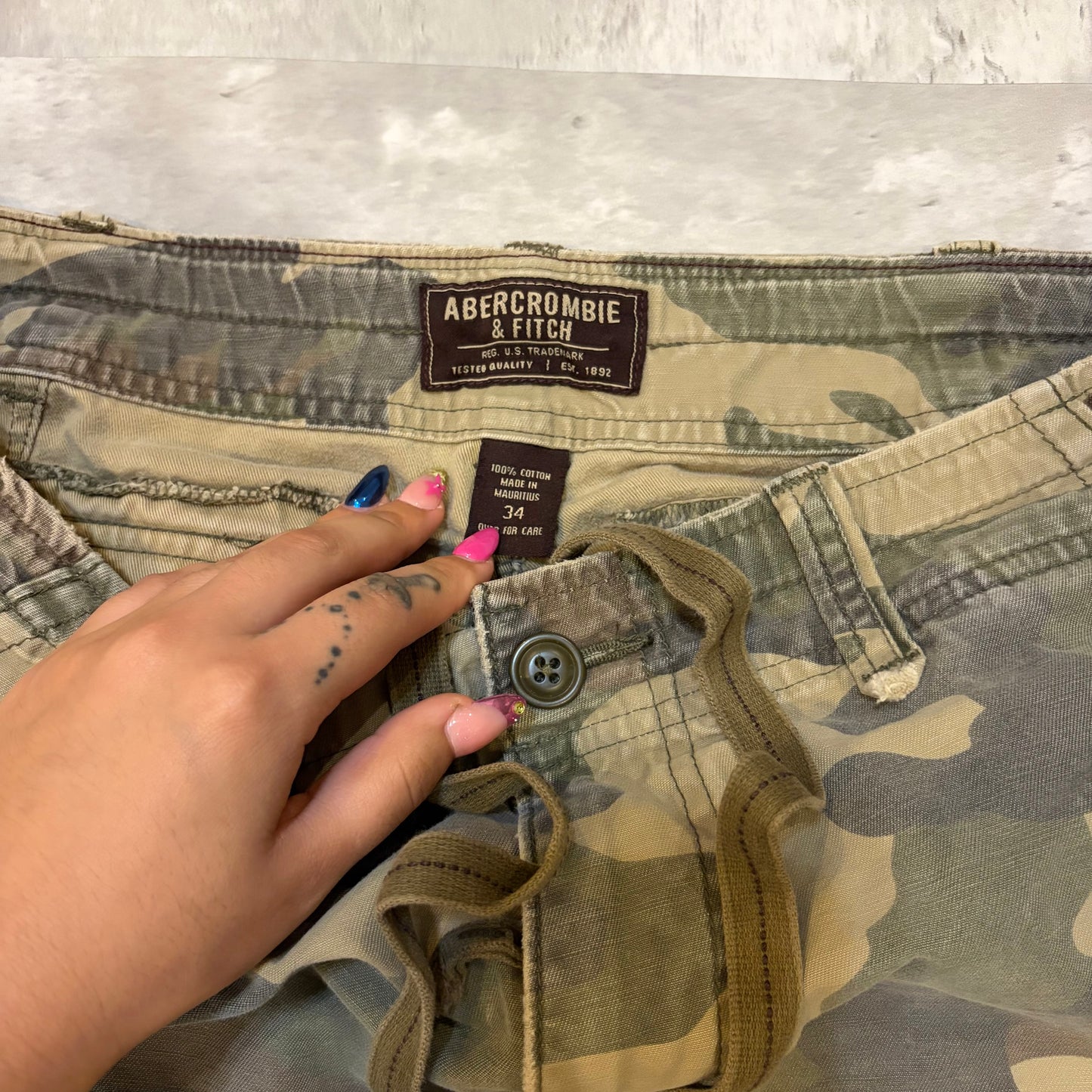 (34) Abercrombie & fitch camo cargo shorts