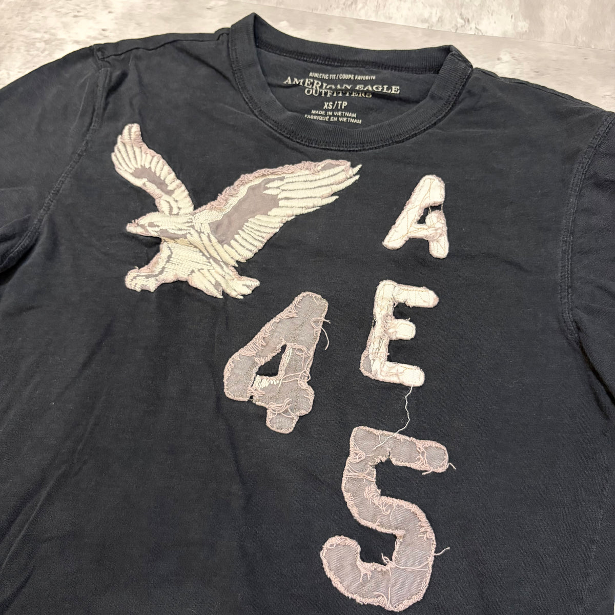 (XS) American eagle black AE 45 tee