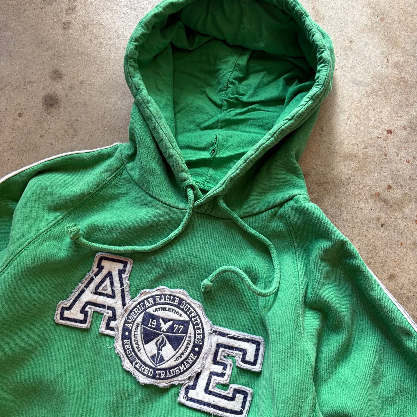 (M) American eagle striped sleeve hoodie