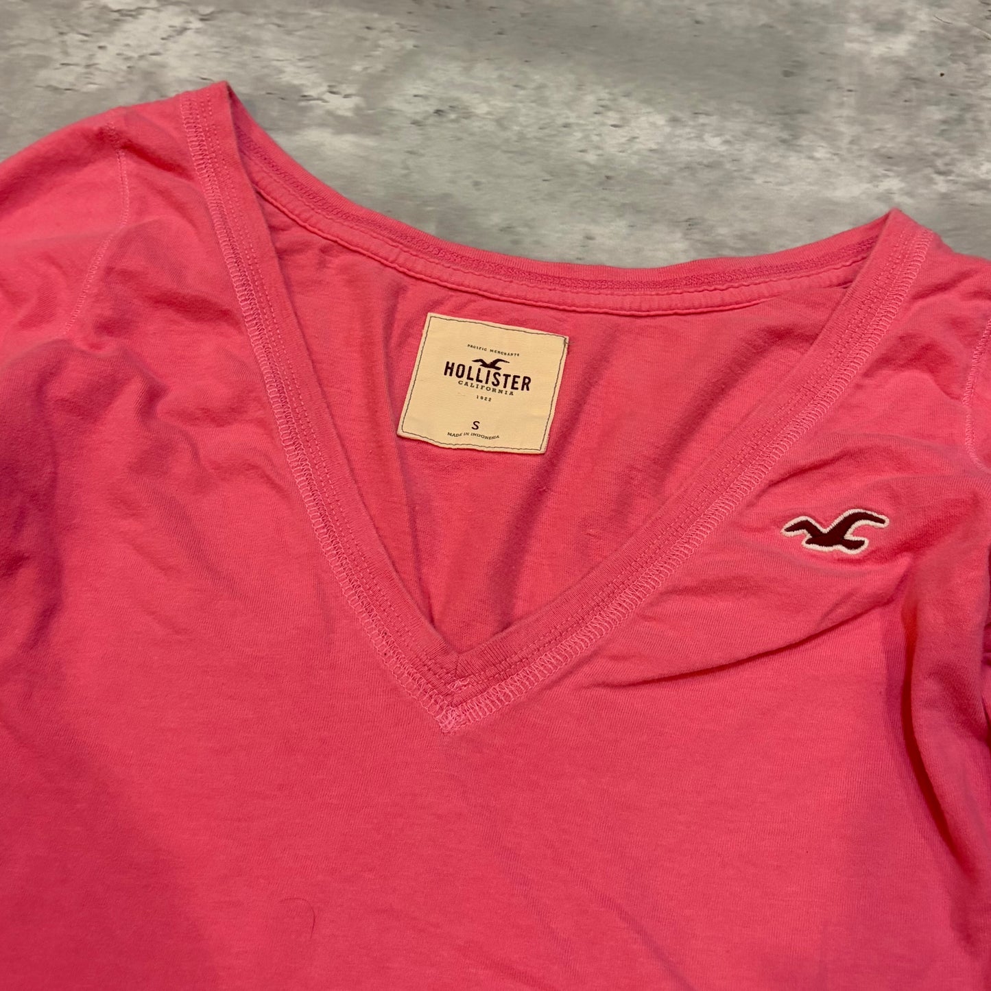 (S) ladies Hollister pink v-neck long sleeve