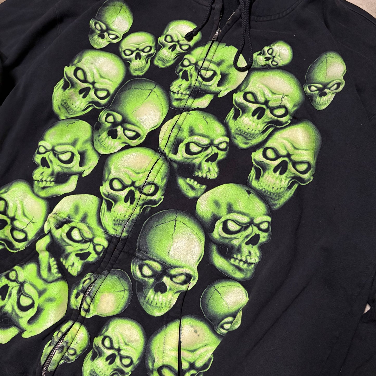 (2XL) Hybrid Skulls hoodie