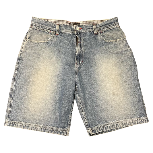 (40) No boundaries shorts