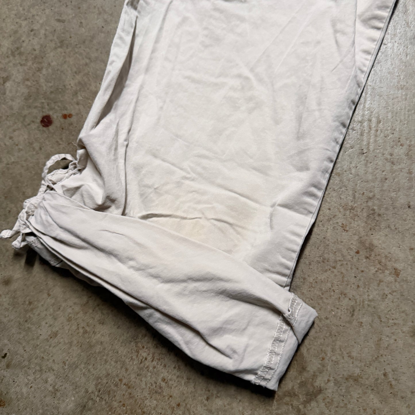 (4) ladies Abercrombie & fitch cargo adjustable capri pants