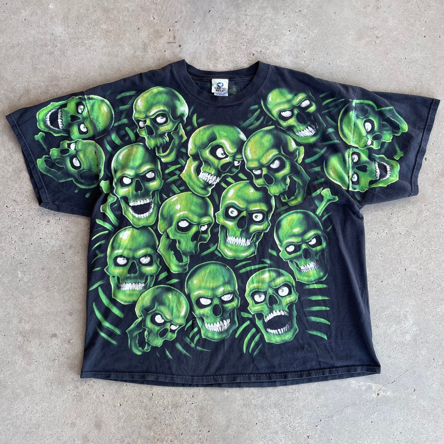 (2XL) 2001 Skulls liquid blue (glows in the dark) tee