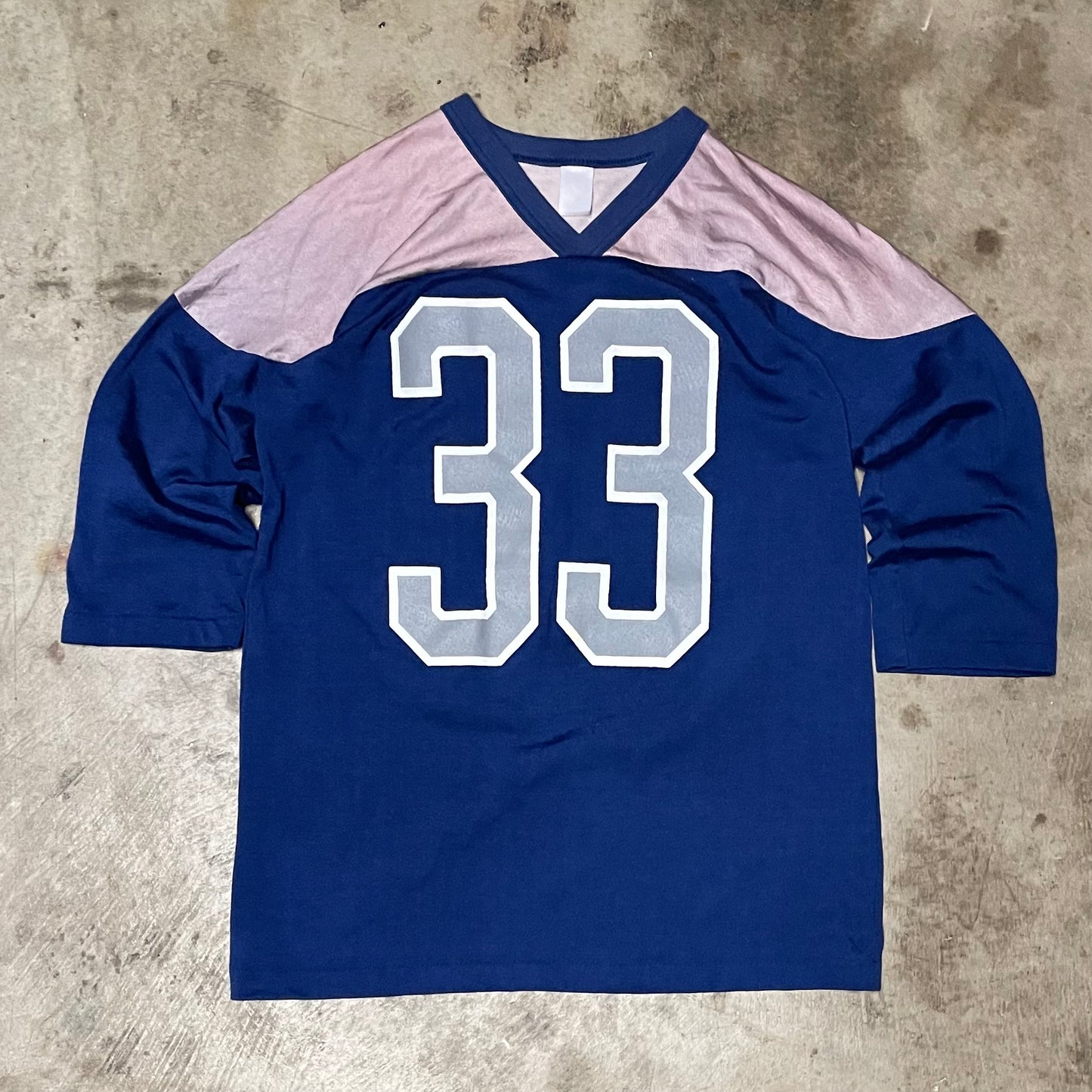 (S) Vintage 33 baseball tee