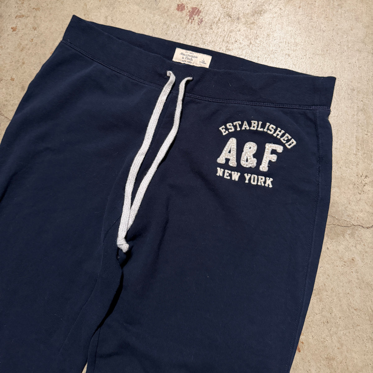 (L) ladies Abercrombie & fitch navy sweatpants