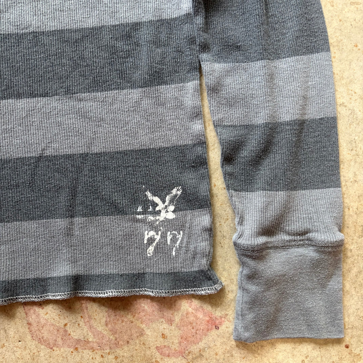 (M) American Eagle striped longsleeve