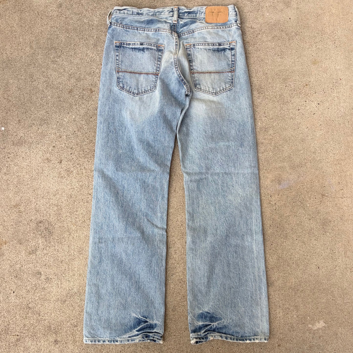 (30) Abercrombie & fitch low rise boot jeans
