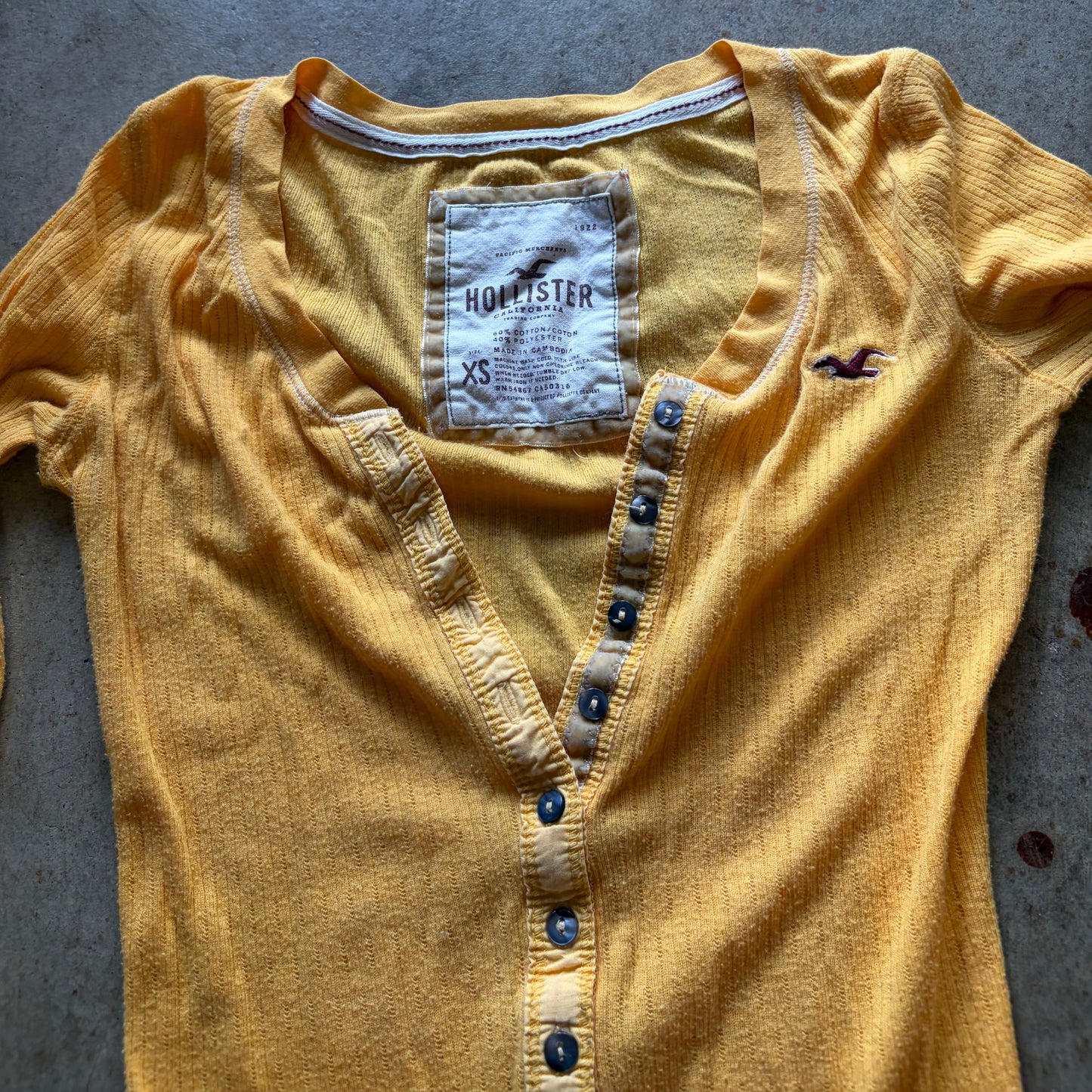 (XS) Hollister yellow Henley long sleeve