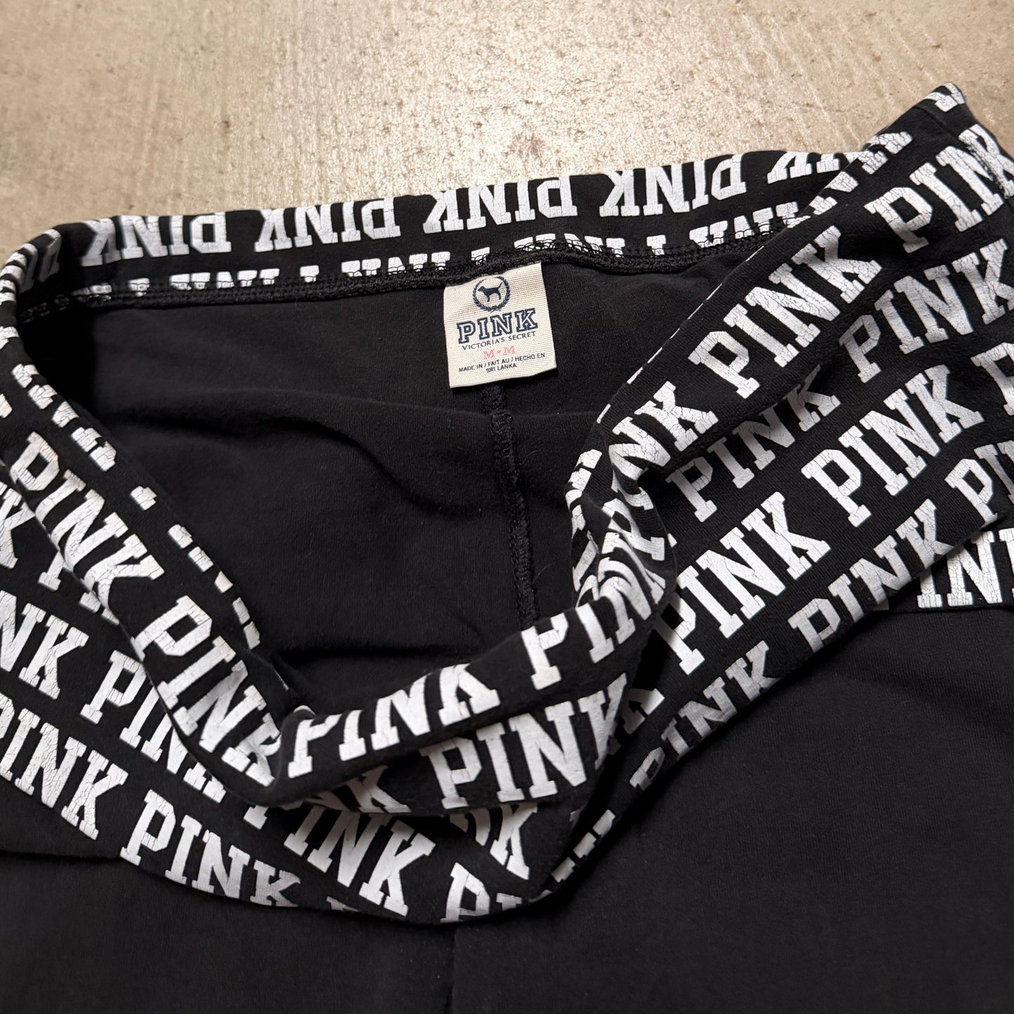 (M) ladies Victoria’s Secret logo capri fold over leggings