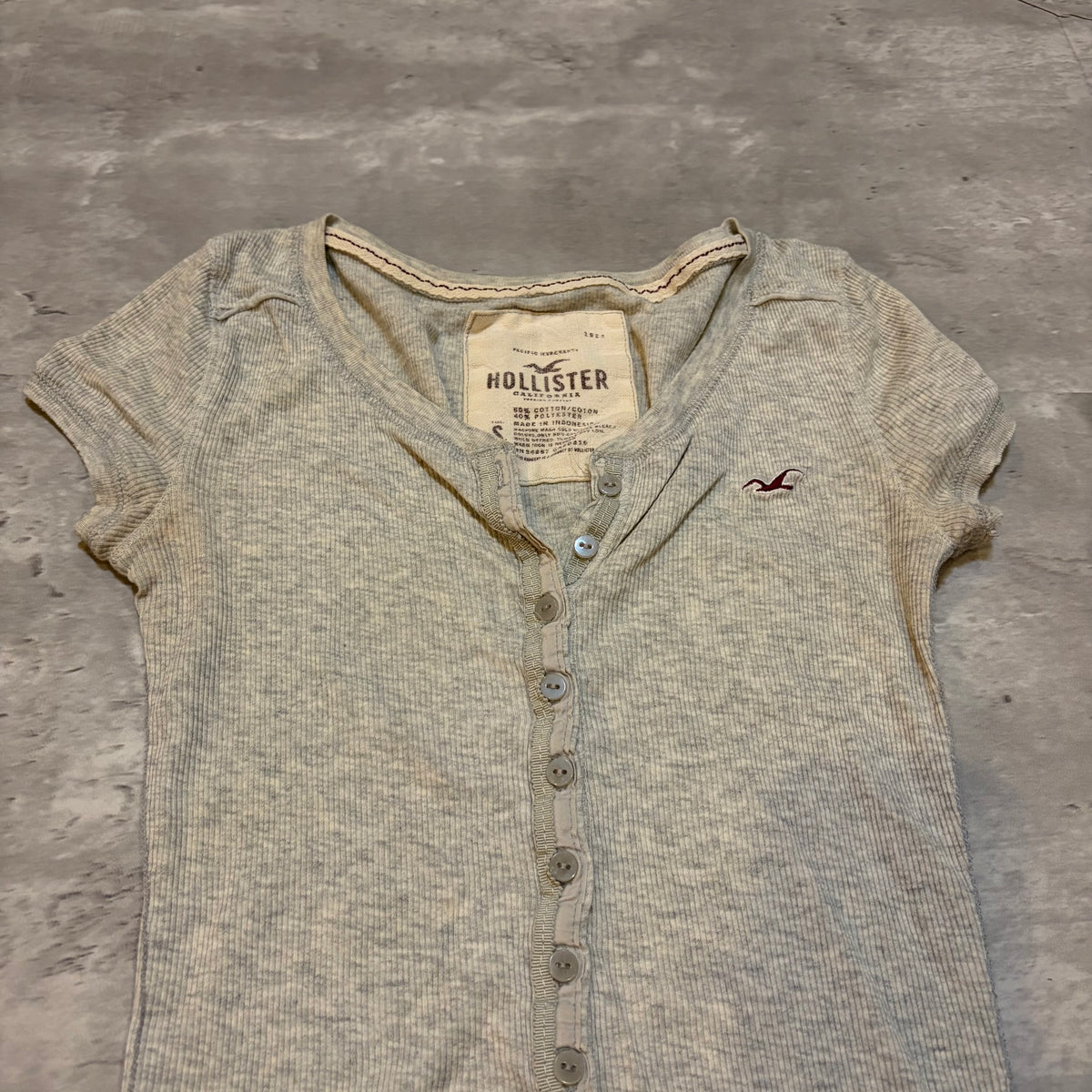 (S) ladies Hollister grey Henley tee