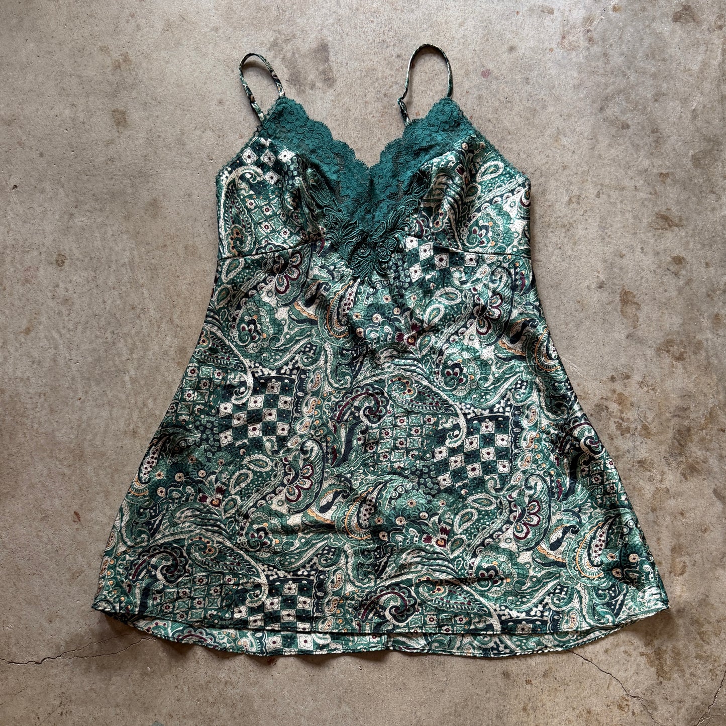 (S) vintage Victoria’s Secret paisley mini slip dress