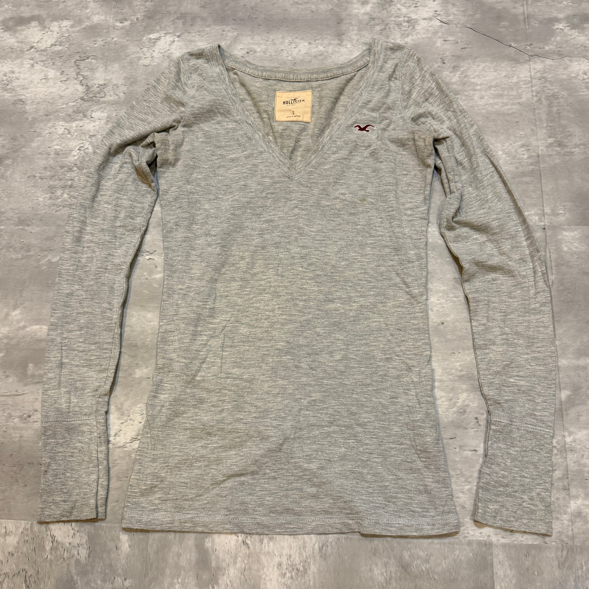 (S) ladies Hollister grey v-neck long sleeve
