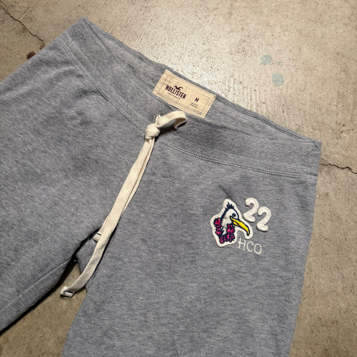 (M) ladies Hollister 22 pelican spellout capri joggers