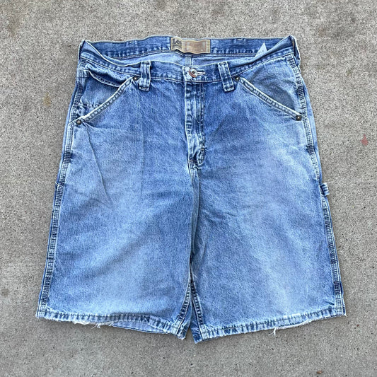 (34) Lee denim shorts