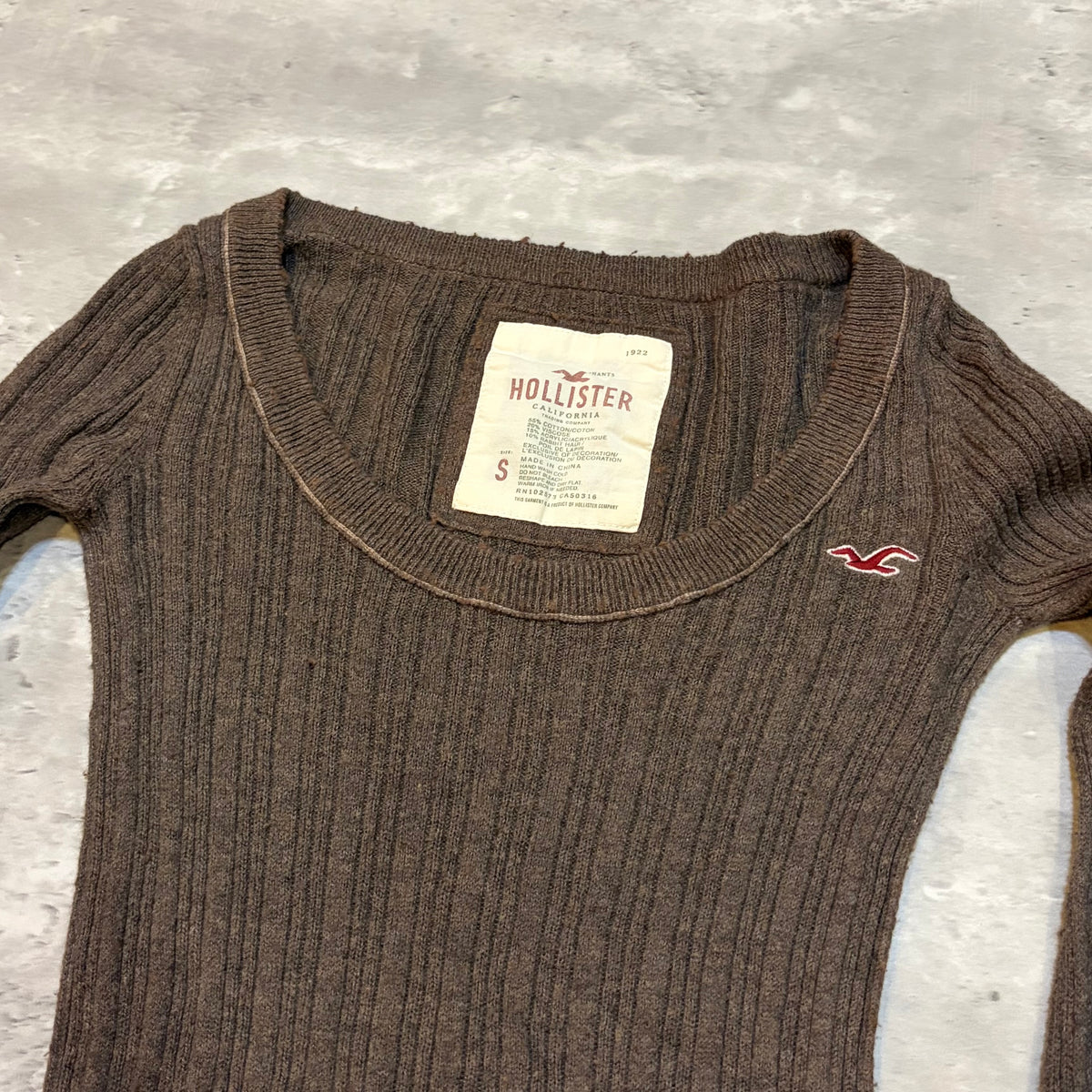 (S) ladies Hollister brown ribbed fitted sweater