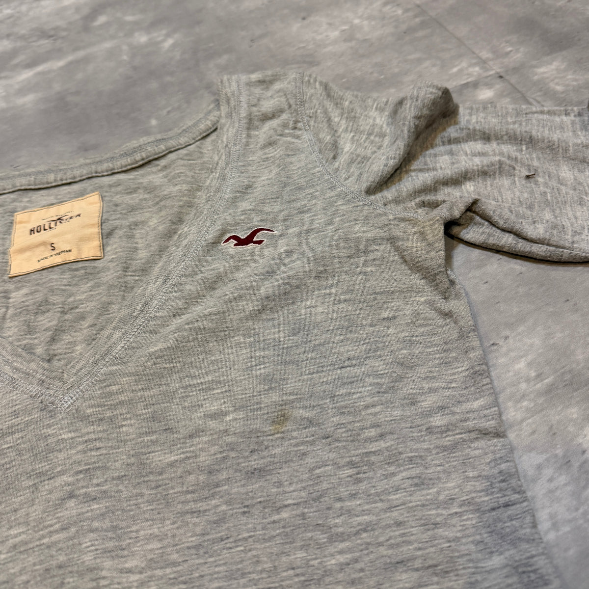 (S) ladies Hollister grey v-neck long sleeve