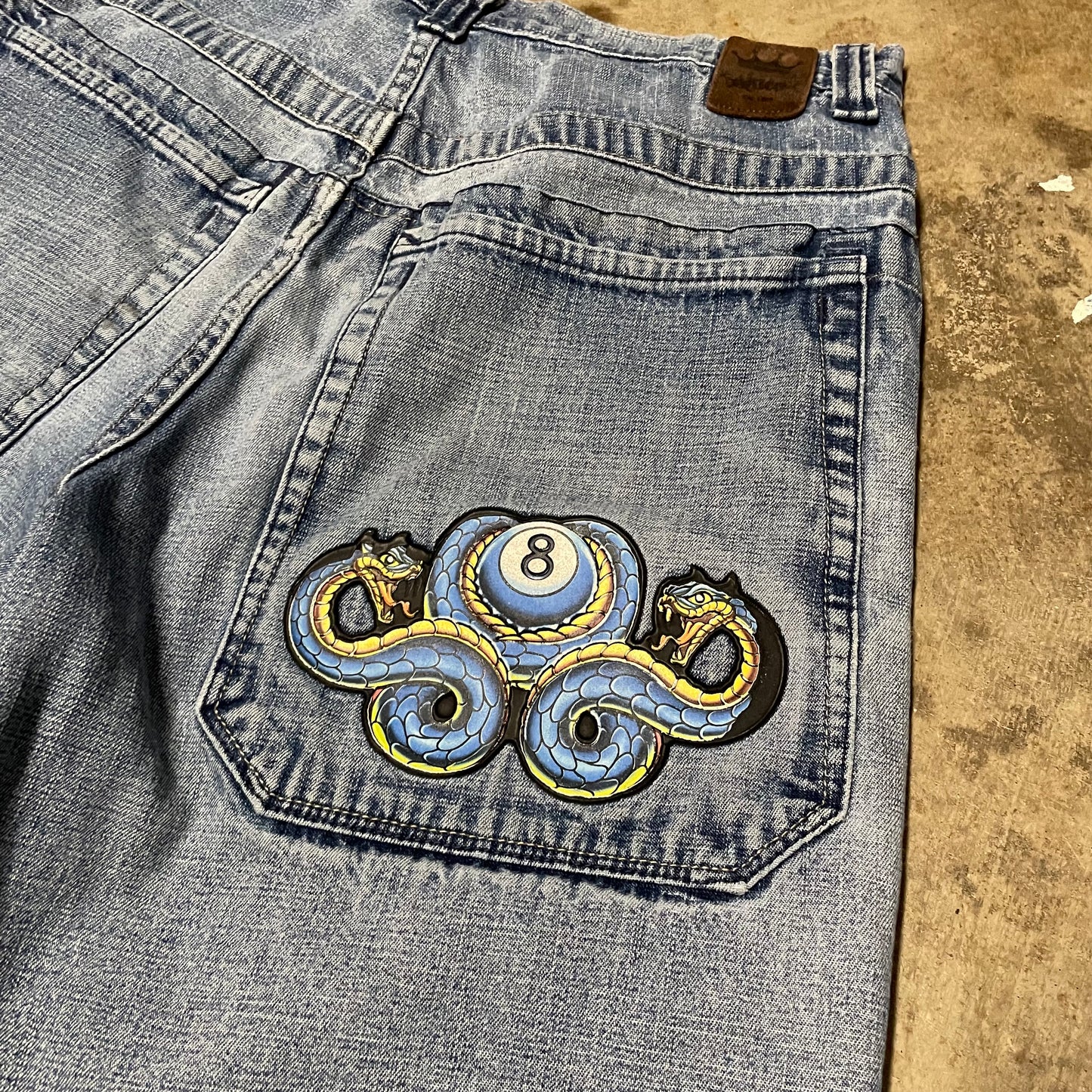 (33) Jnco snake 8 ball jorts