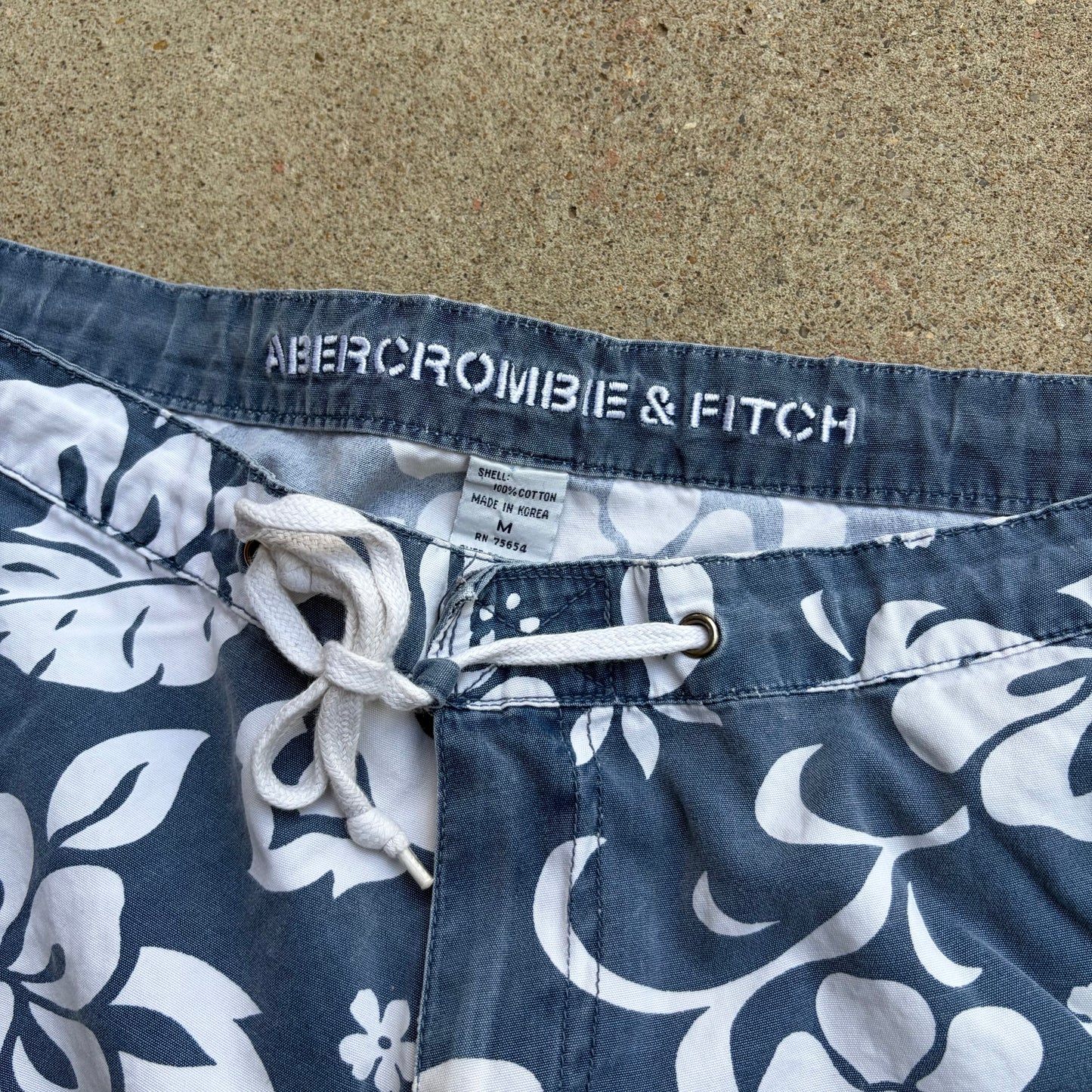 (M) Abercrombie & fitch hibiscus swim shorts