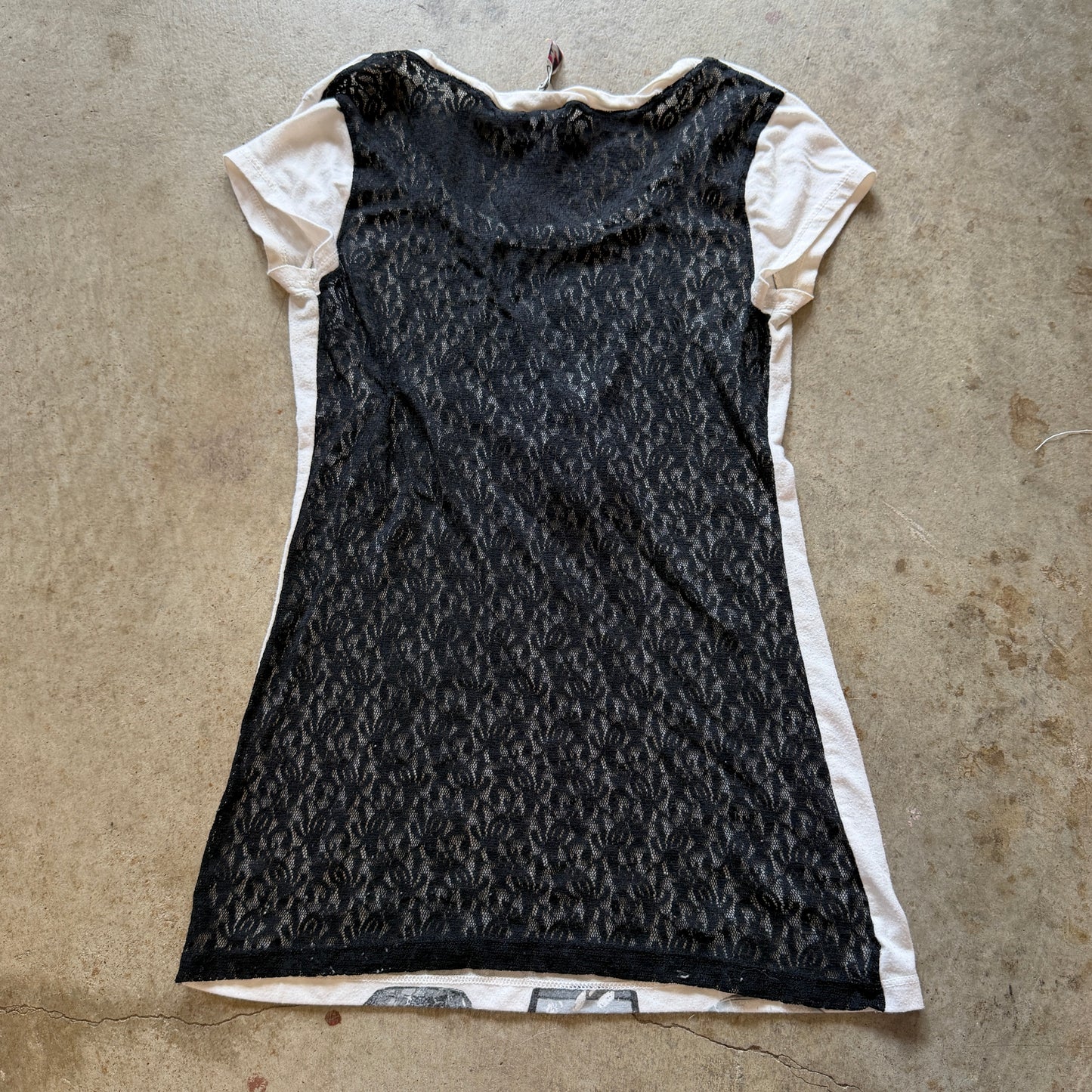 (S) ransom perfume bottle lace back tee
