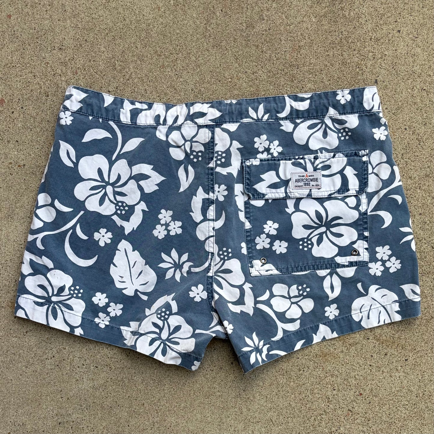 (M) Abercrombie & fitch hibiscus swim shorts
