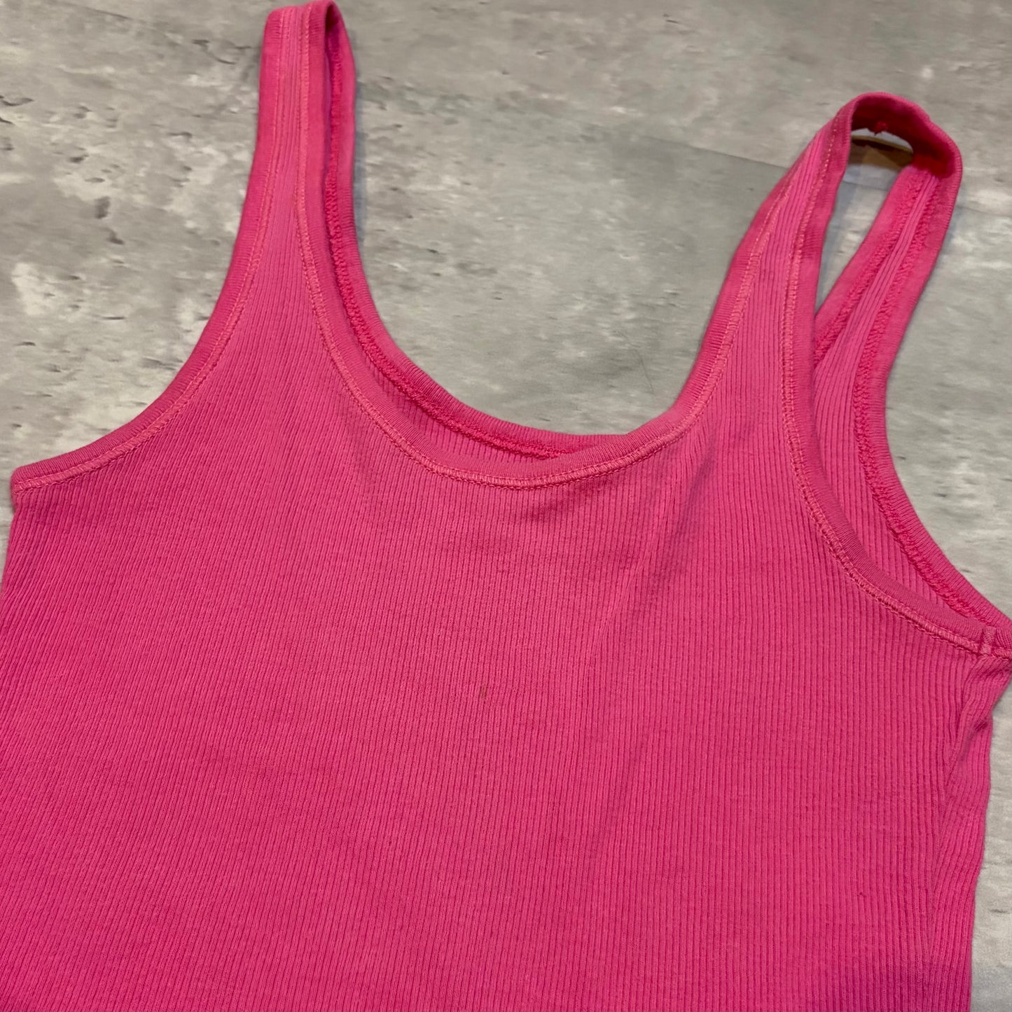 (S) ladies Hollister pink tank top