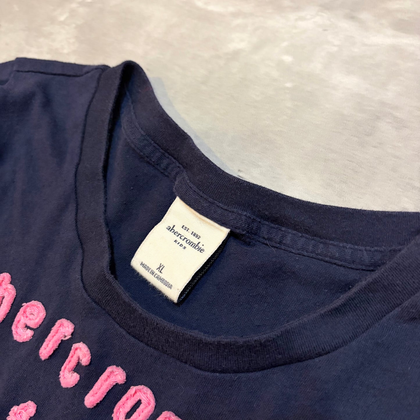 (girls XL) Abercrombie & fitch cat mascot baby tee