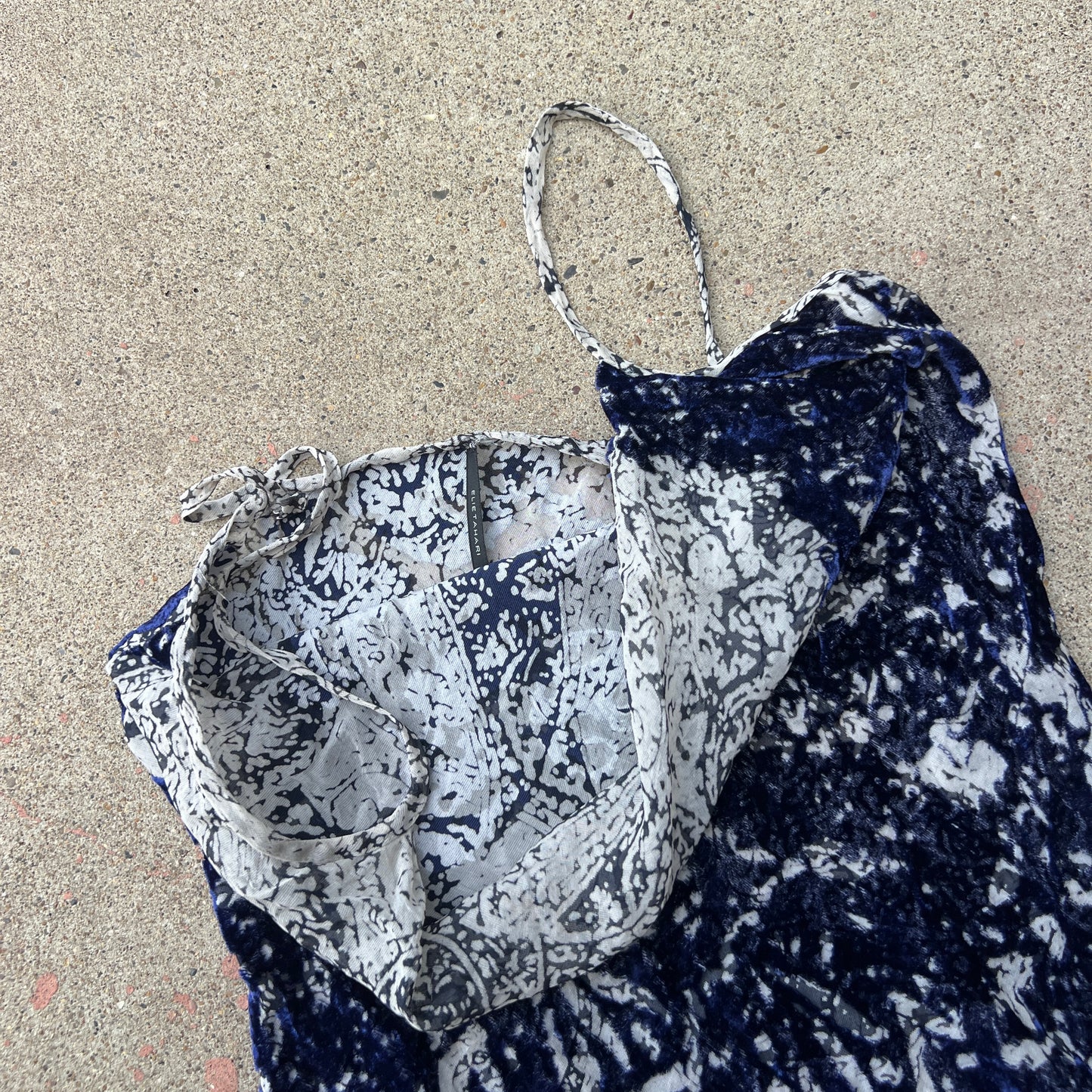 (XS) Elie tahari sheer crush velvet blouse
