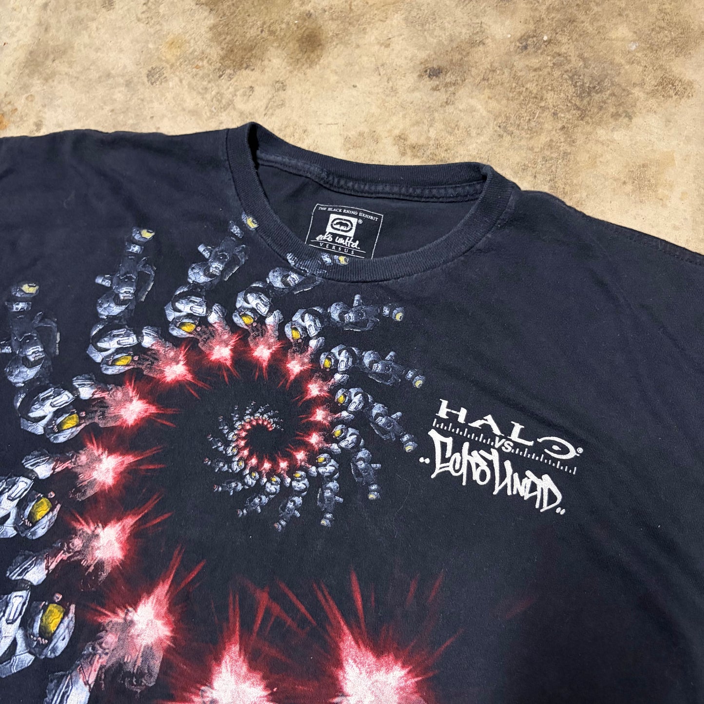(2XL) Halo VS Ecko tee
