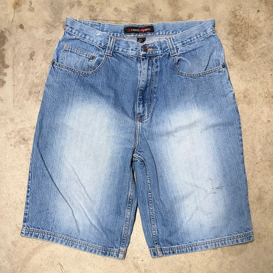 (34) Decibel jorts